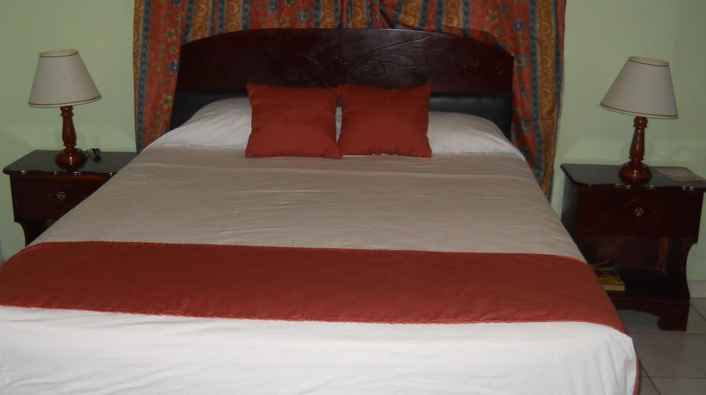 Tropical Court Inn New Kingston Camera foto